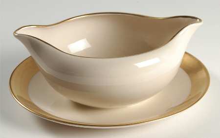 Marlo (Gold Trim, Rim, Verge) Gravy Boat with Attached Underplate