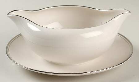 Mirador (Rim & Coupe) Round Gravy Boat/Attached Underplate