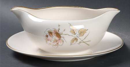 Pallette Rose Gravy Boat with Attached Underplate