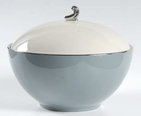 Platinum Peacock (Rim) Round Covered Vegetable