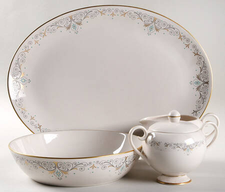 Quaintance (Gold) 5 Piece Hostess Set