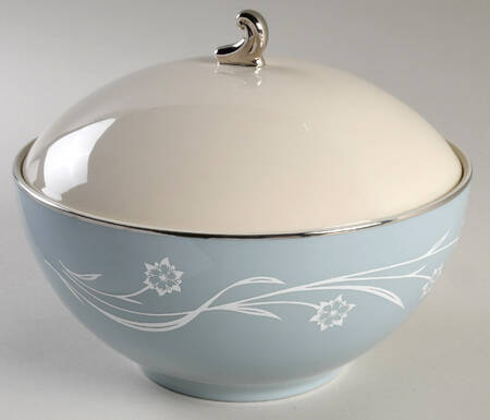 Reverie Strata Blue Round Covered Vegetable