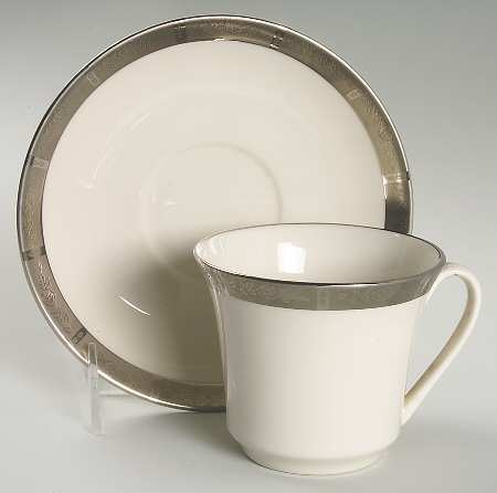 Rose Tapestry No Color Band (Rim&Coupe) Flat Cup & Saucer Set
