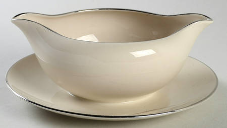 Santana Gravy Boat with Attached Underplate
