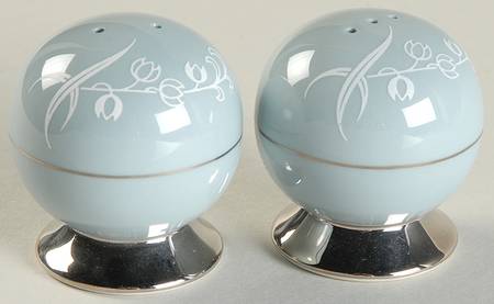 Snow Tulip Gray (Rim & Coupe) Salt & Pepper Set