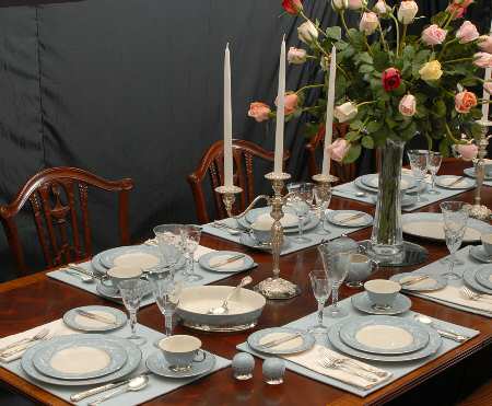 Snow Tulip Strata Blue (Rim & Coupe) 46 Piece Estate Set