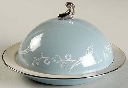 Snow Tulip Strata Blue (Rim & Coupe) Round Covered Butter