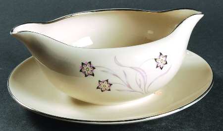 Starflower Gravy Boat with Attached Underplate