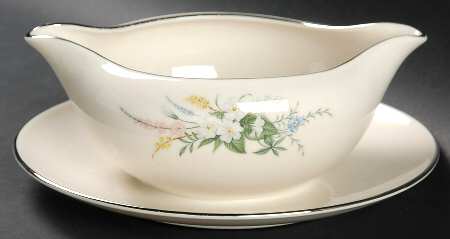True Love No Color Band (Rim & Coupe) Gravy Boat with Attached Underplate