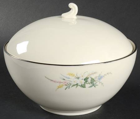 True Love No Color Band (Rim & Coupe) Round Covered Vegetable