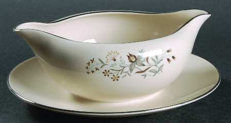 Woodsong No Color Band (Coupe) Gravy Boat with Attached Underplate