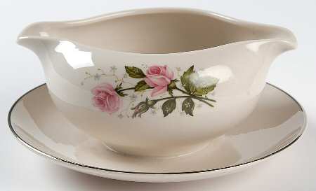FLE2 Gravy Boat with Attached Underplate