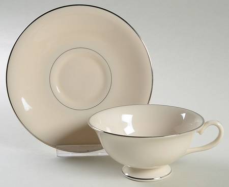 FLE3 Footed Cup & Saucer Set