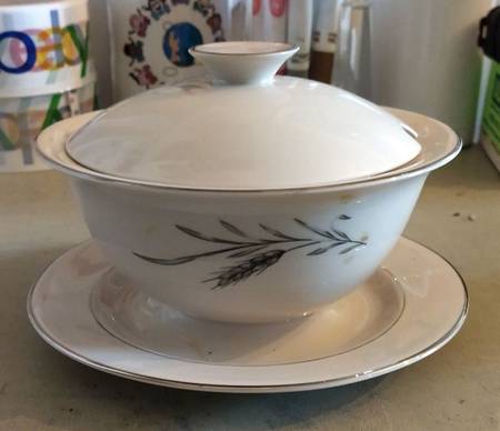 Whispering Wheat Gravy Boat w/Attached Underplate & Lid