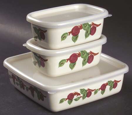 Apple (England Backstamp) Metal Baker with Plastic Lid - Set of 3