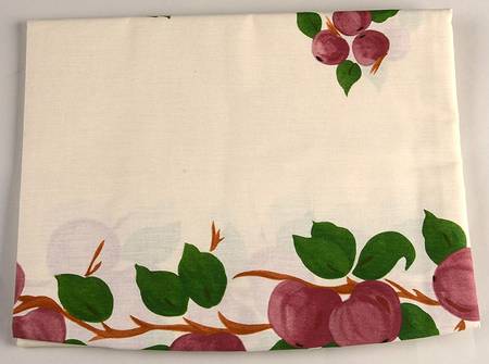 Apple (England Backstamp) 52" x 70" Oblong Tablecloth