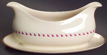 Arden Gravy Boat with Attached Underplate