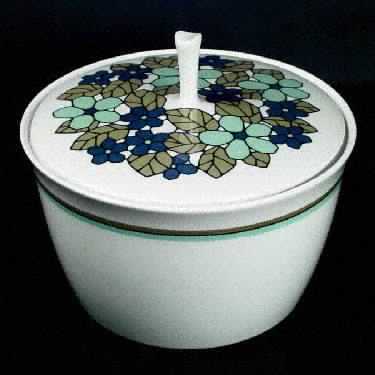 Cantata 1.75 Qt Round Covered Casserole