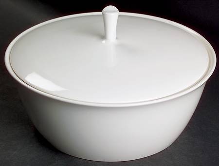 Cloud Nine 1.75 Qt Round Covered Casserole