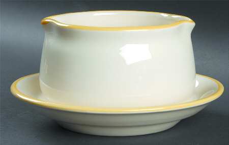 Daisy Wreath Gravy Boat with Attached Underplate