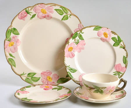 Desert Rose (USA Backstamp) 40-Piece Set
