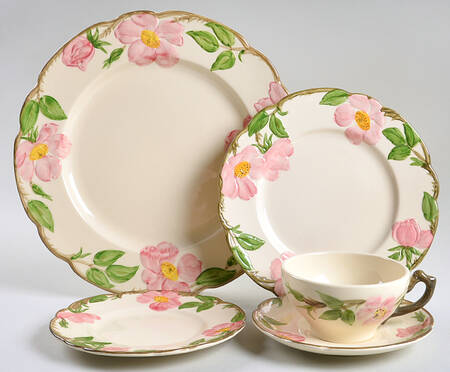 Desert Rose (USA Backstamp) 40 Piece Estate Set