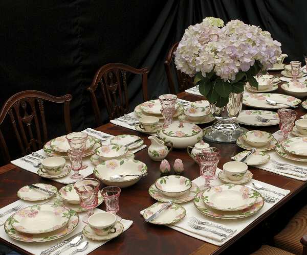 Desert Rose (USA Backstamp) 68 Piece Estate Set