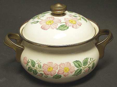 Desert Rose (USA Backstamp) 1.5 Quart Metal Covered Saucepan