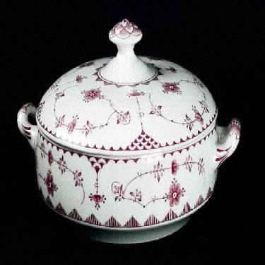 Erica Pink (White) Round Covered Vegetable