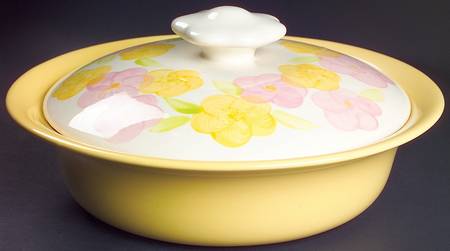 Garden Party 2.5 Qt Round Covered Casserole