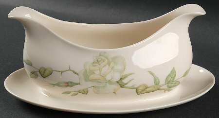 Granada Gravy Boat with Attached Underplate
