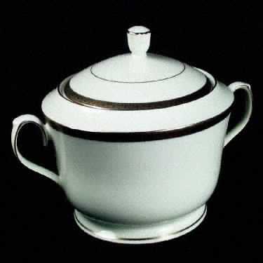 Hampten Round Covered Vegetable