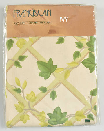 Ivy (American) 60" X 84" Oblong Tablecloth