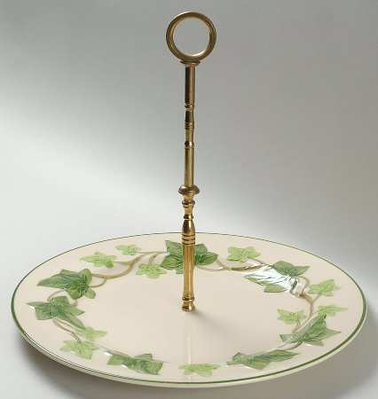Ivy (American) Round Serving Plate with Handle (DP)
