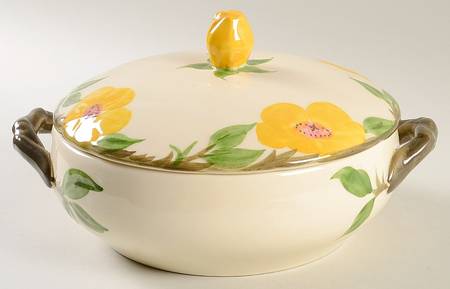 Meadow Rose 2.5 Qt Round Covered Casserole
