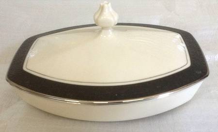 Midnight Mist Oval Covered Vegetable