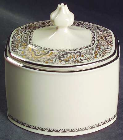 Nouvelle Ivory Sugar Bowl & Lid by Franciscan