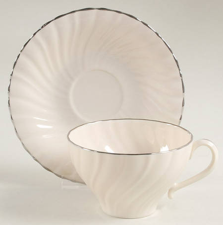 Platina Flat Cup & Saucer Set
