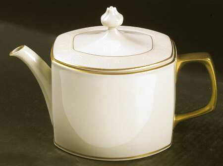Regalia Teapot & Lid