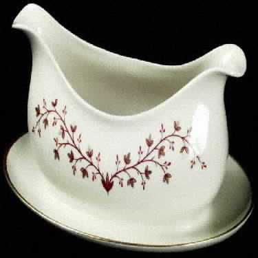 Ridgewood Gravy Boat with Attached Underplate