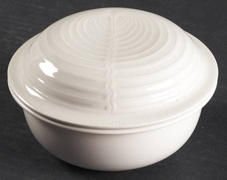 Sea Sculptures White Individual Casserole & Lid