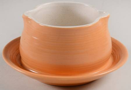 Sierra Sand Gravy Boat with Attached Underplate