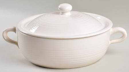 Snow Crest 2 Qt Round Covered Casserole