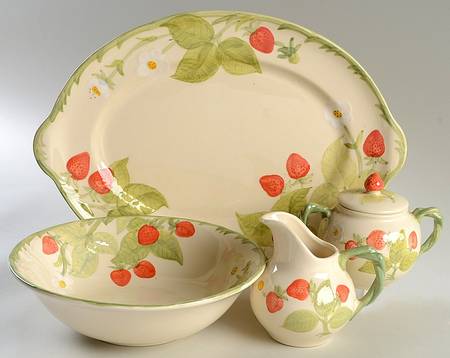 Strawberry Fair 5 Piece Hostess Set