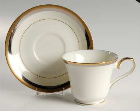 Windemere Footed Cup & Saucer Set