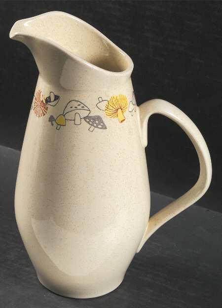Woodlore 56 Oz Pitcher