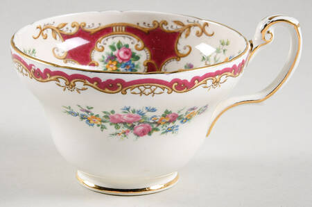 Broadway Maroon Footed Cup