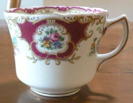Broadway Maroon Flat Cup