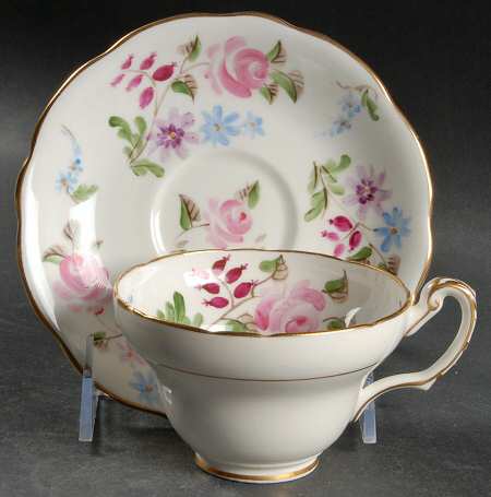 Elaine Footed Cup & Saucer Set