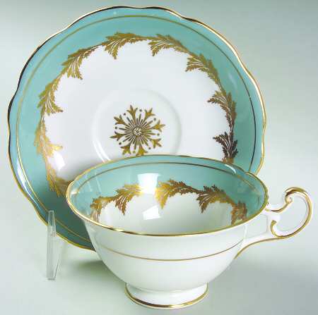 3087 (Scalloped) Footed Cup & Saucer Set